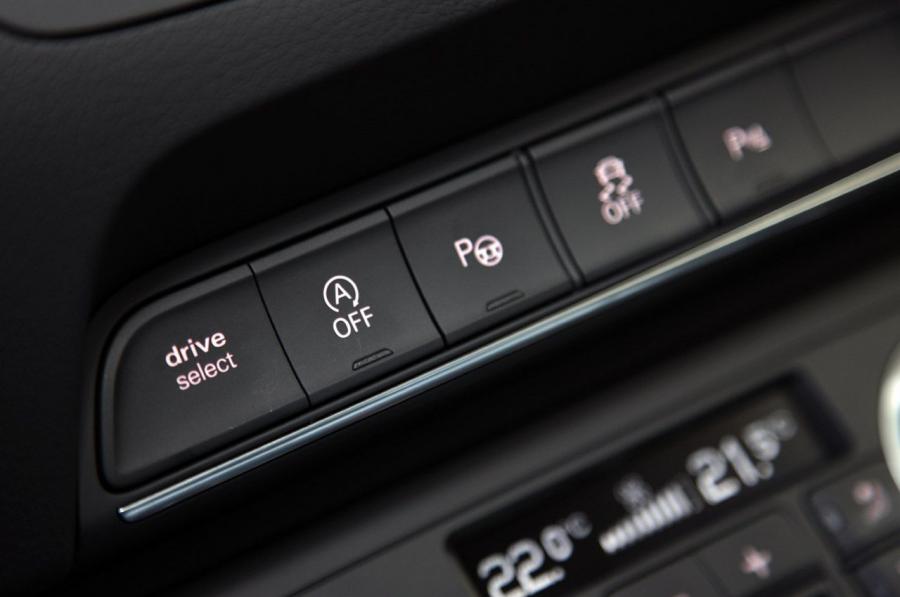 Детали экстерьера Audi Q3 2.0 TFSI Quattro S-Line (8U) 2011 года  (WW) (фото 17 из 68)